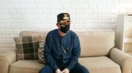 Walikota Ambon Richard Louhenapessy dalam jumpa pers Jumat (17/04/2020) di Balai Kota Ambon.