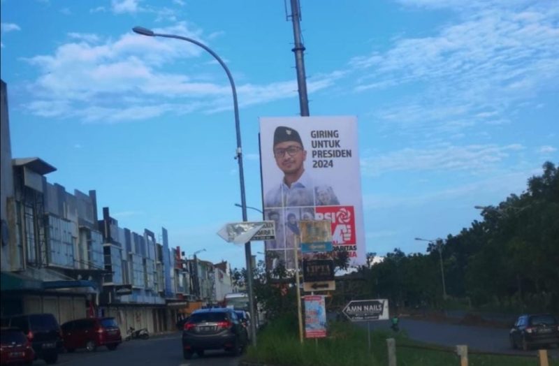 Baliho Giring di Batam