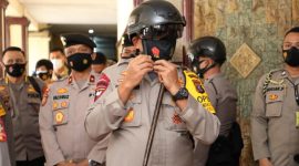 Polda Sumut gunakan helm Smart KC Weareble untuk deteksi buronan dan virus corona