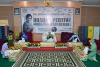 Persit dari tiga Matra Kartika Chandra Kirana Koorcab Rem 033 PD I/BB, terlihat sangat antusias mengikuti pelatihan membatik tulis secara daring, peringati hari Batik Nasional yang serentak se-Indonesia. (ist)