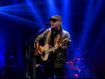 Aksi panggung Iwan Fals (Nurdiansah /Tempo)