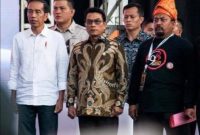 Sayed JR(ujung kanan, bertanjak)