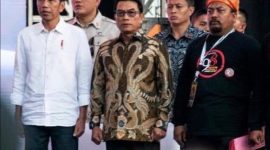 Sayed JR(ujung kanan, bertanjak)