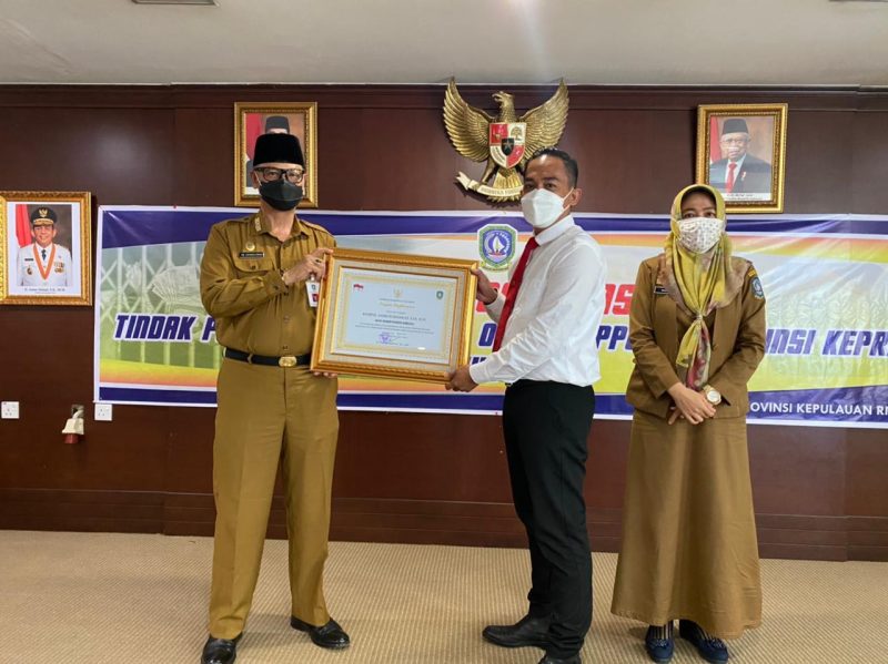 Kasat Reskrim Menerima Penghargaan (ist)