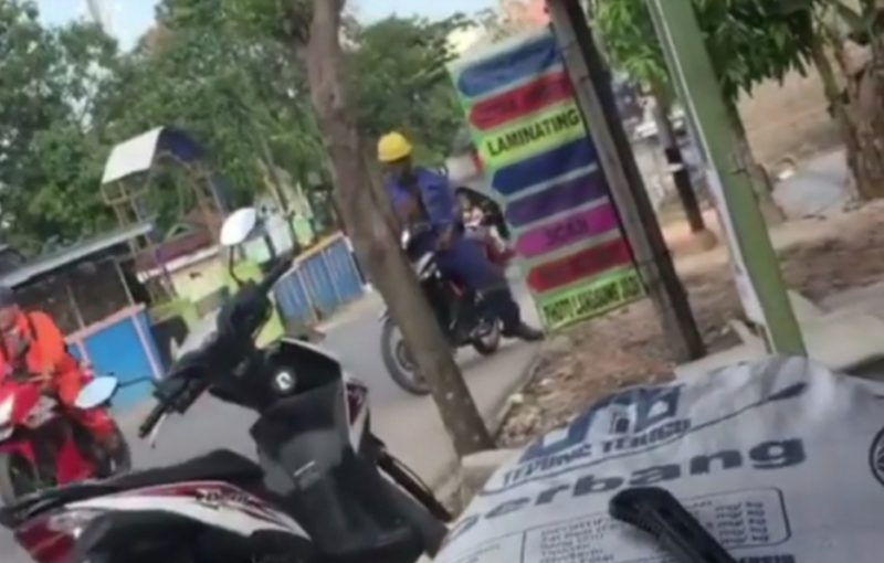 (tangkapan layar video)