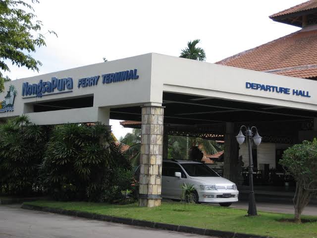 Pelabuhan NongsaPura (Wikipedia)