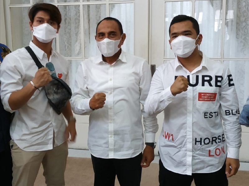  (instagram/smeckhooligan)