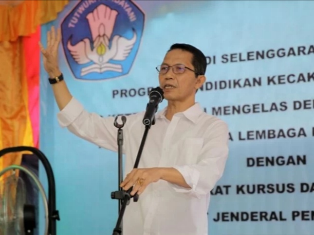 Wakil Wali Kota Batam Amsakar Achmad saat membuka Program Pendidikan Kecakapan Kerja (PKK) di Batam / Foto: ANTARA