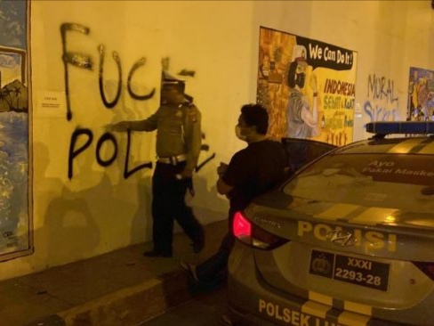 Coretan vandalisme di terowongan pelita Batam / Foto: Istimewa