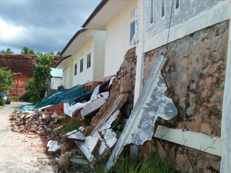 Tembok Pagar Rusak SD 017 Tanjungpinang Timur yang rusak / Foto: Istimewa