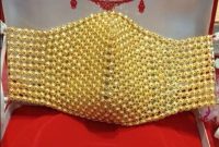 Masker wajah senilai Rp109 juta viral di media sosial. Berbeda dari masker lainnya, masker ini bertabur dengan emas dan memiliki berat sekitar 108 gram / Foto: News18.