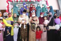 Wakil Wali Kota Batam, Amsakar Achmad dan istri Erlita Sari membuka Pos Kelola Anak Stunting (Poslanting) UPT Puskesmas Botania. Foto: MC Batam