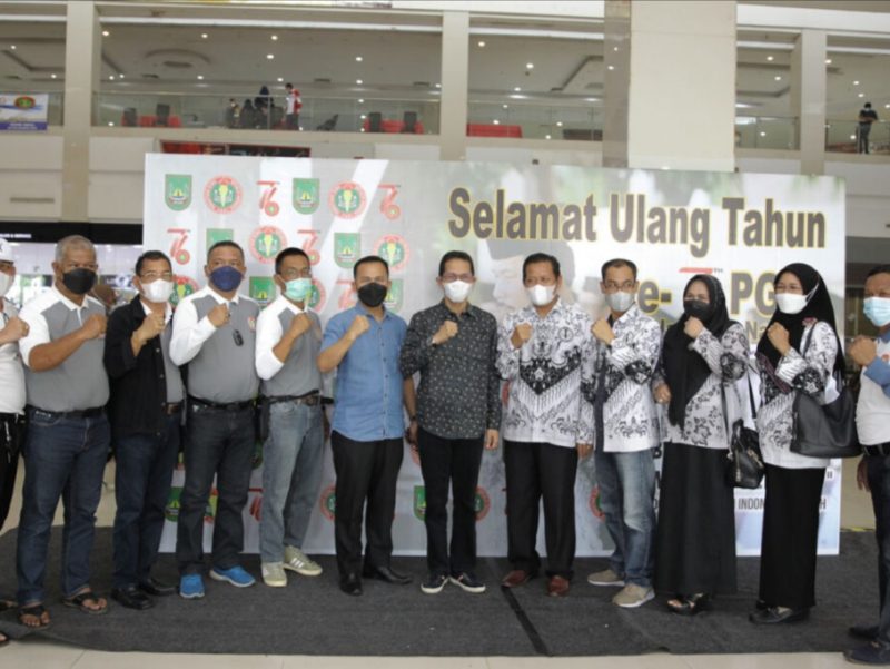 Wakil Wali Kota Batam Amsakar Achmad saat membuka Lomba Seni dalam rangka HUT ke-76 PGRI dan Hari Guru Nasional 2021. Foto: MC Batam