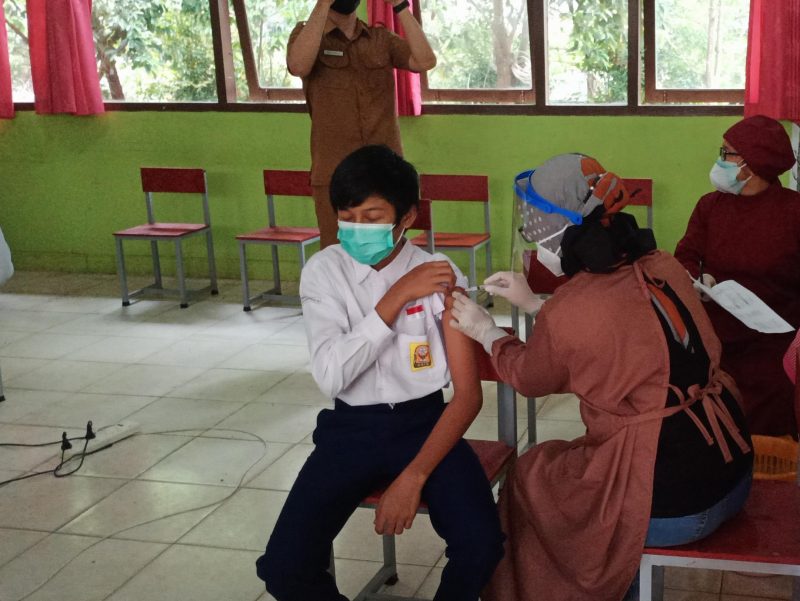 Vaksinasi COVID-19 anak di Tanjungpinang. Foto: Istimewa