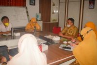 Pemko Tanjungpinang melalui Dinas Lingkungan Hidup (DLH) berikan penguatan kapasitas terhadap kelompok kerja tiga calon Program Kampung Iklim (Proklim) Lestari. Foto: Istimewa