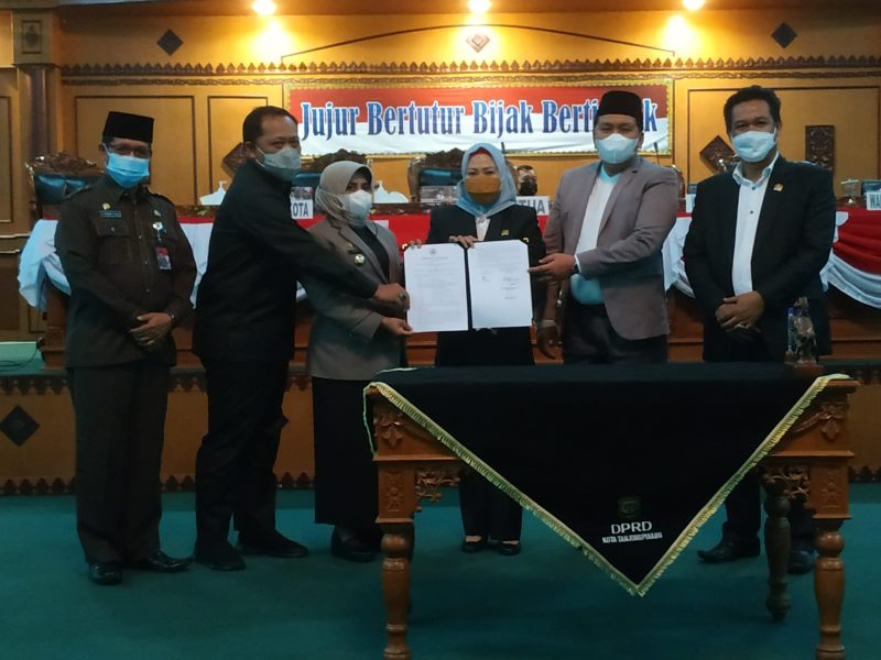 Pemerintah Kota Tanjungpinang bersama DPRD setempat akhirnya mengesahkan Anggaran Pendapatan Belanja Daerah (APBD) Tahun Anggaran 2022 sebesar Rp. 972,72 Miliar. Foto: Istimewa