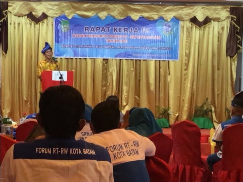 Gubernur Provinsi Kepulauan Riau Ansar Ahmad membuka rapat kerja FKTW Batam. Foto: RBP/INIKEPRI.COM