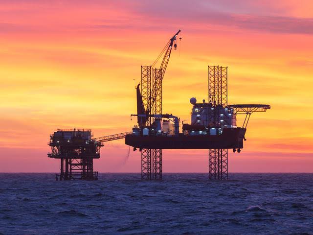 Ilustrasi pengeboran minyak. Foto: iSTOCKPHOTO