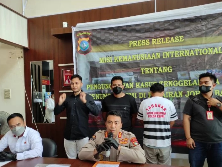 Polda Kepri menahan pemilik kapal pengangkut PMI yang karam di Malaysia. Foto: ANTARA