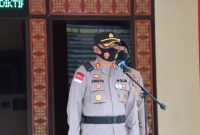 Wakapolresta Barelang AKBP Junoto, SIK
memimpin Upacara Korps Raport Kenaikan Pangkat T.A 2022 Pangkat Perwira, Bintara personil Polresta Barelang TMT 1 Januari 2022 bertempat di Lapangan Apel Mapolresta Barelang. Foto: Humas Polresta Barelang