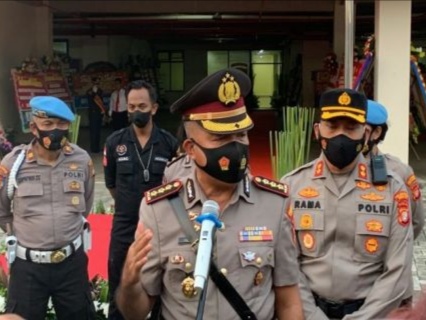 Kapolres Metro Bekasi Kota resmi dijabat Kombes Pol Hengki menggantikan Kombes Pol Aloysius Suprijadi setelah serah terima jabatan dilakukan, Selasa (4/1/2022). Foto: MPI/Jonathan Simanjuntak