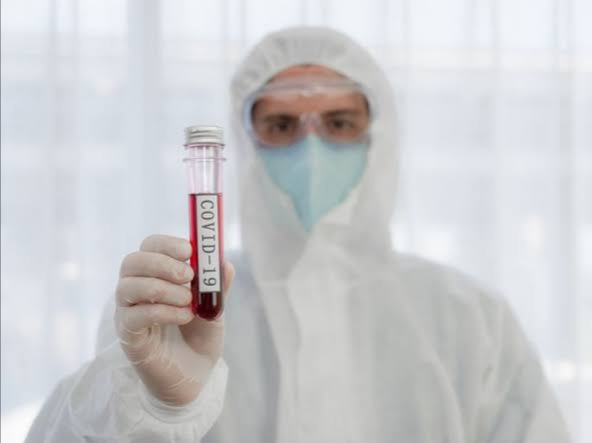 Ilustrasi pemeriksaan sampel COVID-19. Foto: Istimewa