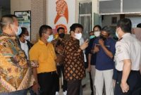 Rombongan Komisi I DPRD Kepri  yang meninjau standar pelayanan di KKP Batam. Foto: ANTARA