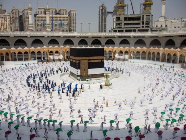 Kementerian Agama menghentikan sementara penerbangan jamaah umrah mulai 15 Januari dalam upaya mengevaluasi skema One Gate Policy (OGP) termasuk memantau perkembangan varian Omicron di Indonesia dan Arab Saudi. Foto: Istimewa