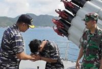 TNI AL berhasil menyelamatkan terhadap sebuah kapal nelayan asal Natuna di Perairan Laut Natuna. Foto: Istimewa