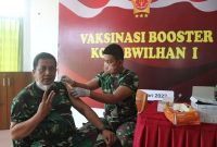 Komando Gabungan Wilayah Pertahanan (Kogabwilhan) I melaksanakan vaksin lanjutan (booster) tahap 3, untuk seluruh staf Kogabwilhan I di Mako Kogabwilhan I  Tanjungpinang, Kepulauan Riau, Senin(24/1/2022). Foto: Pen Kogabwilhan I