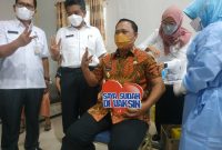 Wakil Wali Kota Tanjungpinang Endang Abdullah melakukan vaksinasi dosis ketiga atau booster di RSUD Kota Tanjungpinang. Foto: Istimewa
