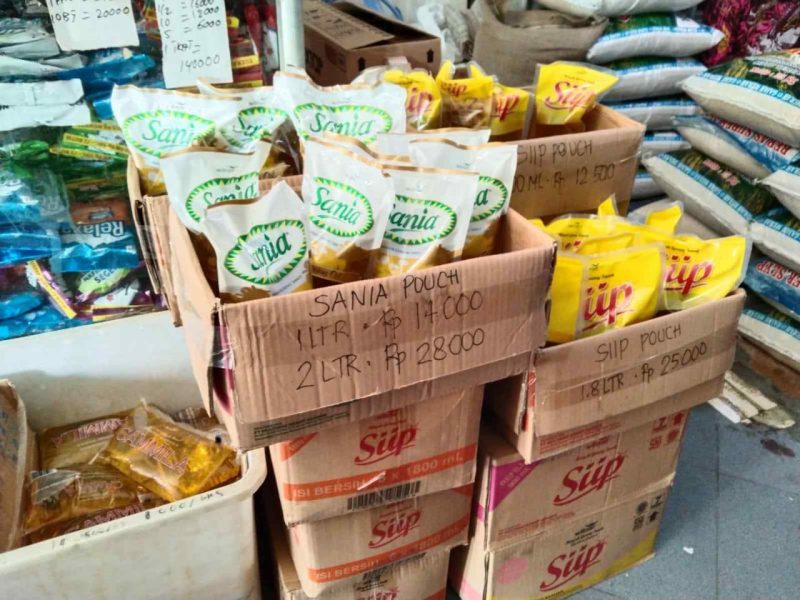 Per hari Senin (24/1/2022), pasar-pasar tradisional yang ada di Tanjungpinang telah mulai menjual minyak goreng seharga Rp14.000 per liter. Foto: Istimewa