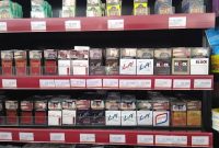 Harga rokok berbagai merek di pasaran dari tingkat pengecer yang paling bawah diperkirakan akan naik pada tahun 2022. Foto: Istimewa