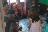 Empat warga negara Kanada yang terombang-ambing di perairan Pulau Lalang, Kabupaten Lingga, Provinsi Kepulauan Riau (Kepri), akibat kapal yang ditumpangi mengalami kerusakan mesin diselamatkan tim pencarian dan pertolongan (SAR). Foto: ANTARA