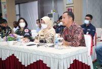 Koordinator Lapangan Prokes Satgas COVID-19 Kota Tanjungpinang Surjadi, mengimbau masyarakat agar tidak lengah dan tetap waspada selama Tanjungpinang masih berstatus PPKM level 1 yang ditetapkan pemerintah pusat. Foto: Istimewa