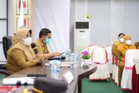 Wali Kota Tanjungpinang Rahma meminta tokoh agama dan masyarakat menjadi pelopor dalam menekan penyebaran COVID-19 di Kota Tanjungpinang. Foto: Istimewa