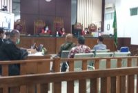 Pengadilan Tindak Pidana Korupsi Tanjungpinang, Kepulauan Riau, kembali menggelar sidang kasus korupsi pengaturan cukai rokok dan minuman mengandung etil alkohol (MMEA) di Badan Pengusahaan (BP) Bintan. Foto: KOMPAS