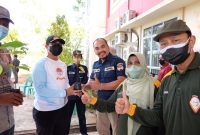 Forum Komunikasi RT dan RW Kecamatan Bukit Bestari melaksanakan penanaman bibit pohon, di halaman kantor Camat Bukit Bestari, Kota Tanjungpinang, Kepulauan Riau. Foto: Istimewa