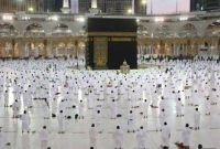 Salat di Masjidil Haram dan Masjid Nabawi Tak Lagi Jaga Jarak. Foto: Istimewa