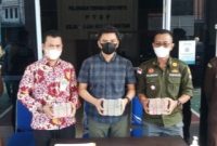 Seluruh kelebihan pembayaran insentif tenaga kesehatan (nakes) penanganan COVID-19 dari 14 puskesmas di Kabupaten Bintan, Provinsi Kepulauan Riau (Kepri), akhirnya dikembalikan pada Rabu (9/3/2022). Foto: KOMPAS
