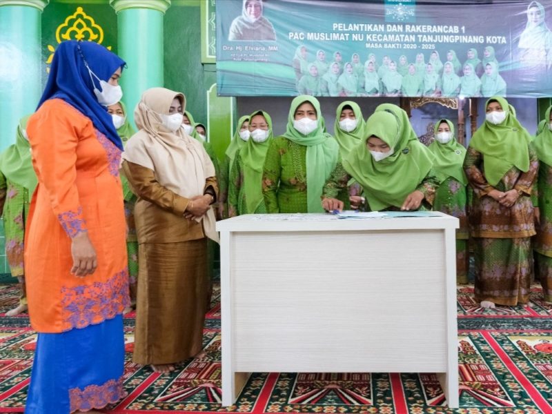 Pengurus Anak Cabang (PAC) Muslimat Nahdlatul Ulama (PAC Muslimat NU) Tanjungpinang Kota masa bakti 2020-2025 resmi dilantik, di Masjid Khadijah Zahra Nurul Haq, Kampung Bugis, Kota Tanjungpinang, Kepulauan Riau. Foto: Istimewa