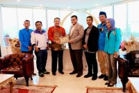 DPP KNPI bersama organisasi kepemudaan di Malaysia MBM melakukan pertemuan dengan Ketua MPR Bambang Soesatyo di kantornya. Foto: Ist
