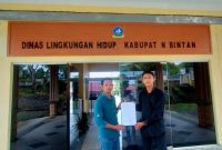 Gerakan Pemuda Revolusioner (GPR) Provinsi Kepulauan Riau memasukkan pengaduan mengenai penimbunan lahan yang diduga tanpa izin kepada DLH Bintan setelah melaksanakan koordinasi dengan DLHK Kepri dan DLH Bintan, Selasa 26 April 2022. Foto: Dok. GPR