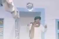 Viral pria bergamis sebut merokok dan berhubungan badan tidak batalkan puasa. Foto: Istimewa