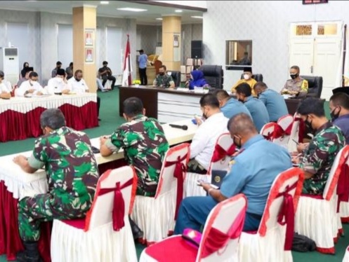 Pemerintah Kota Tanjungpinang mengadakan rapat teknis bersama pimpinan Forkopimda, pelaksana teknis Rumah Perlindungan dan Trauma Center (RPTC), BP2MI, KKP, KSOP, Imigrasi, Syahbandar, OPD pemko dan pihak terkait lainnya. Foto: Istimewa