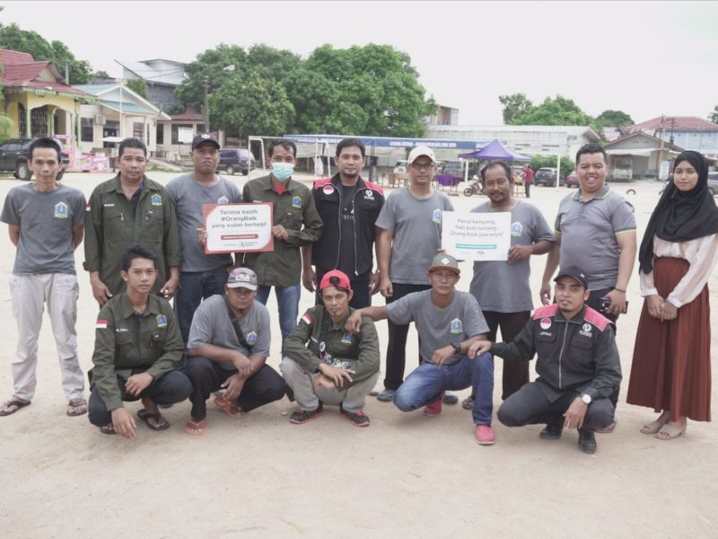 AMSINDO Kepri Bagikan 100 Paket Sembako Untuk Fakir Miskin dan Kaum Dhuafa di Kota Batam. Foto: Dok. AMSINDO Kepri