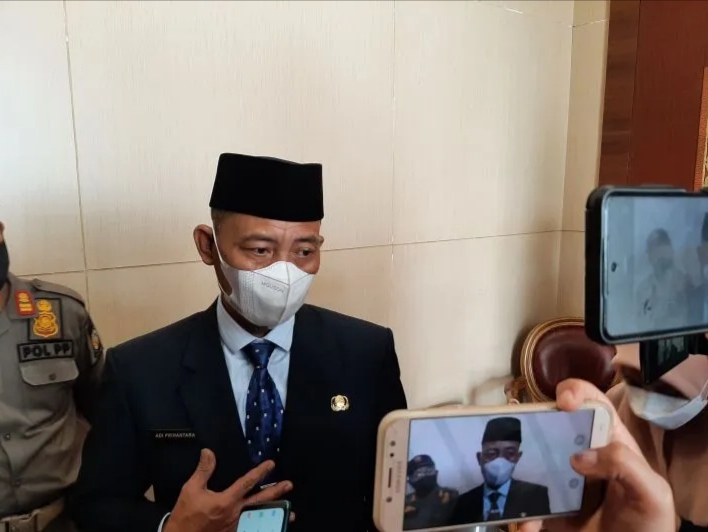 Sekretaris Daerah Provinsi (Sekdaprov) Kepulauan Riau (Kepri) Adi Prihantara memperbolehkan aparatur sipil negara (ASN) di lingkungan pemprov setempat memakai mobil dinas untuk merayakan Lebaran 2022 apabila tidak memiliki kendaraan pribadi. Foto: ANTARA