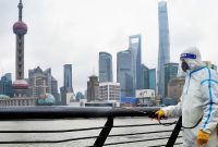 Suasana di Shanghai berubah ke arah semakin mencekam. Hal ini imbas dari penyebaran COVID-19 di kota ini, Pemerintah Cina telah memberlakukan lockdown ketat di seluruh wilayah. Foto: Istimewa