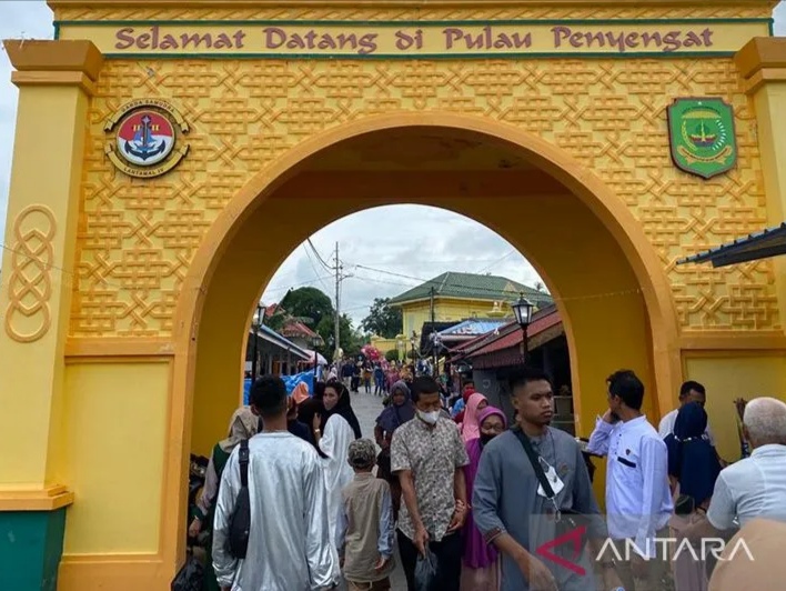 Ribuan Warga Tanjungpinang Berlebaran di Pulau Penyengat. Foto: ANTARA