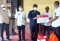 Dinsos Tanjungpinang Bersama Sentra Abiseka Pekanbaru Serahkan Bantuan Atensi untuk Lansia dan Penyandang Disabilitas. Foto: Istimewa